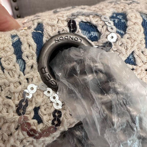 Kurt Geiger Blue & White Lace shoulder bag- with dust bag - Picture 5 of 16